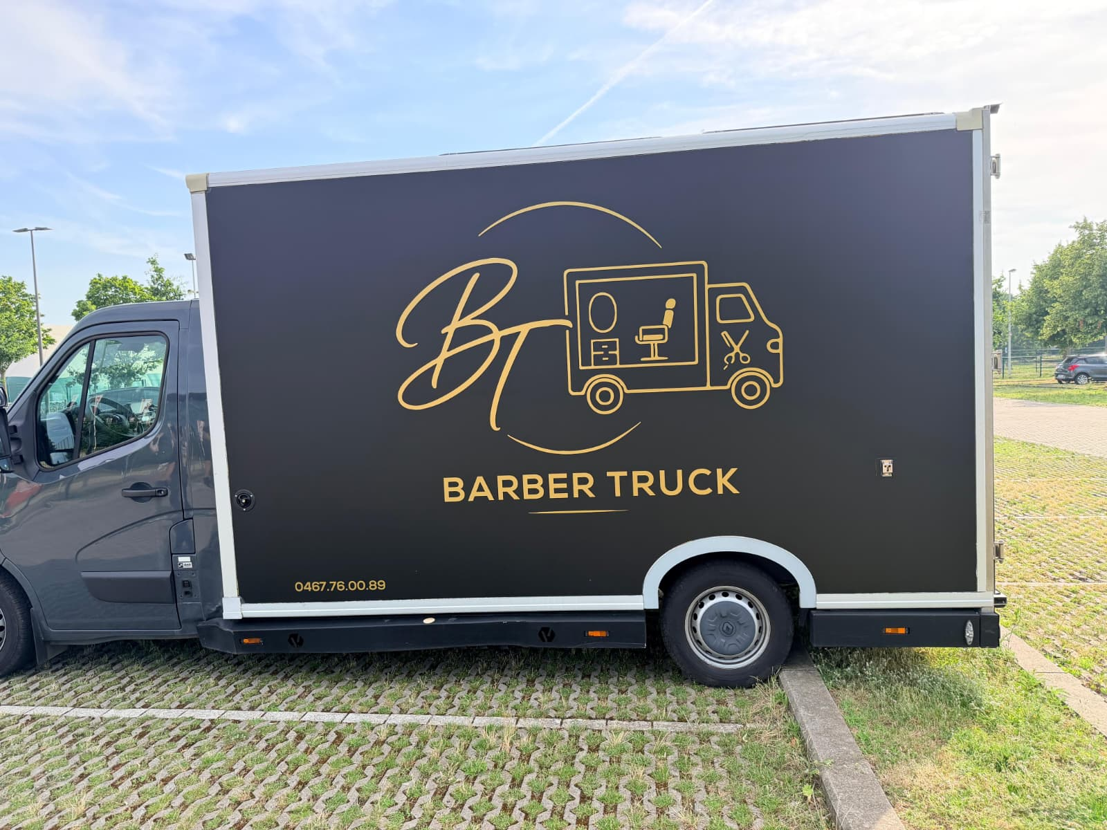 De BarberTruck van de zijkant